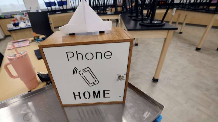 Hanging up: How is Utah's new 'no cellphones in class' policy working out so far?