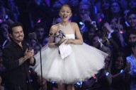 Ariana Grande y Lady Gaga brillan en los MTV VMA con premios y actuaciones