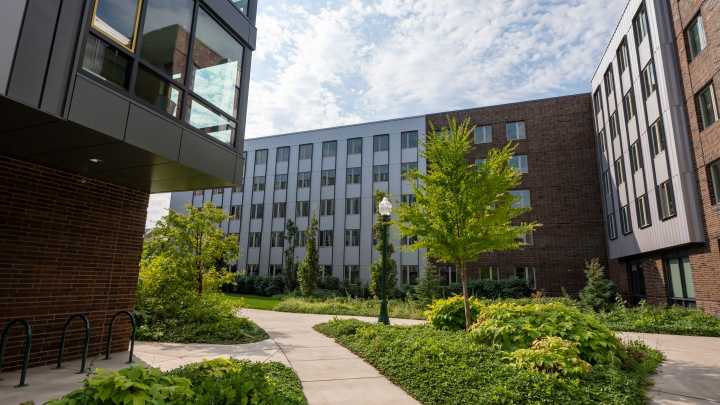 Which dormitories are the best at University of Oregon? Vote now