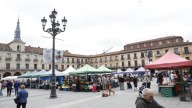 Los vendedores del mercado tradicional de León: "La plaza Mayor siempre será la plaza Mayor"