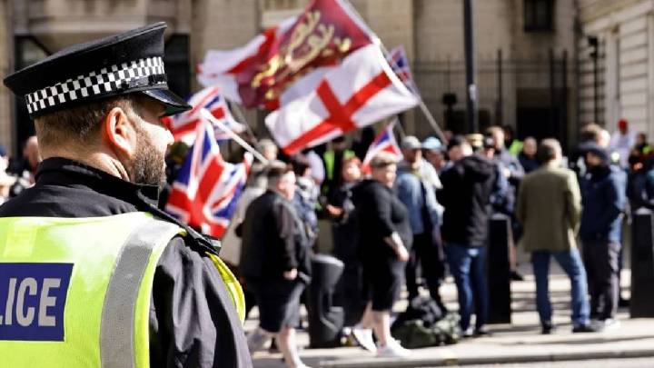 Protesta en Londres reúne más de 100 mil personas contra la migración irregular