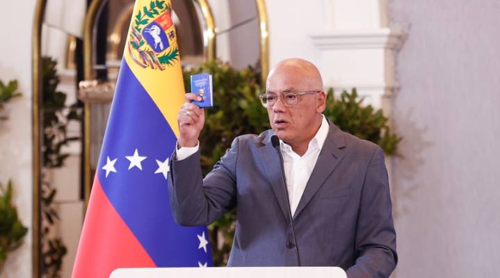Rodríguez asegura que la FANB está lista para cumplir con la Constitución
