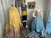 ¿Cuánto cuesta el traje para las Fiestas del Pilar? Mantón de manila, enagua...
