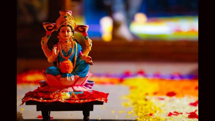 Navratri 2025 Day 3: here’s the cultural significance of the color Royal Blue