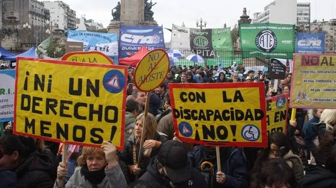 Discapacidad: denunciarán penalmente a Javier Milei y Guillermo Francos por demorar la promulgación de la ley de emergencia