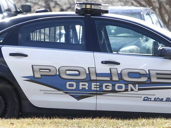 Cops & Cones offers kids free ice cream at Oregon police outreach event