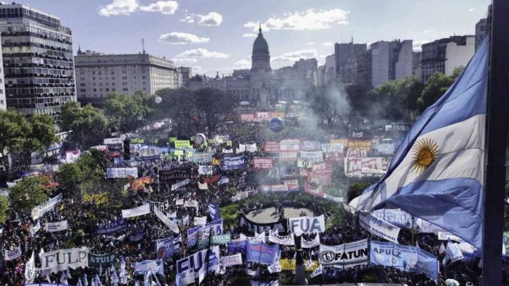 UBA convoca a marcha contra el veto de Milei a la Ley de Financiamiento Universitario