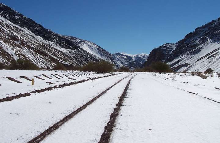 Nevadas se esperan este domingo en la cordillera de Atacama: Meteorología llama a tomar precauciones