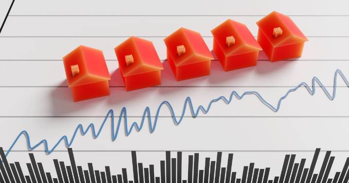 Mortgage interest rates just fell to a 3-year low. Here's why (and what to do now).
