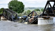 Federal government to markedly increase number of inspectors trained to spot rail bridge concerns