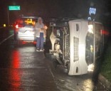 Vuelca auto en la México