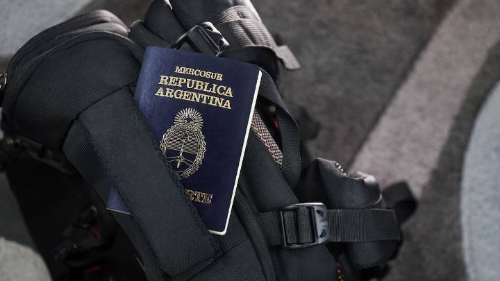 Qué pasó con los pasaportes argentinos en el exterior