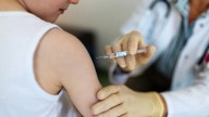 Florida suspendería el esquema de vacunación obligatoria de niños en edad escolar por polémicas razones. “Está empapado de esclavitud”