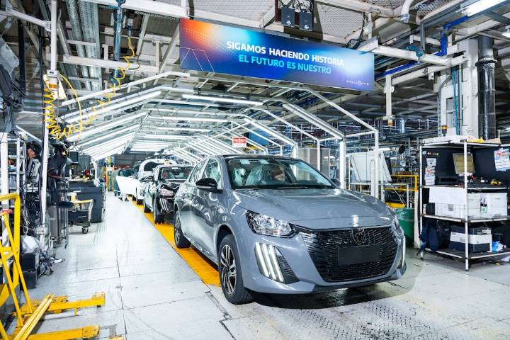 Ya se fabrican en la Argentina los nuevos Peugeot 208 y 2008 Bío