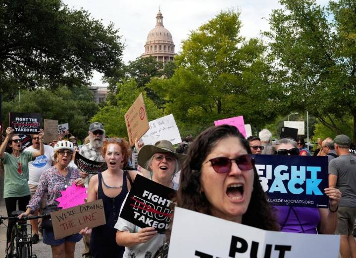 Brownstein: Trump’s efforts to tilt midterms is bigger than Texas redistricting