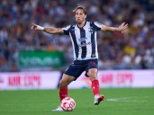 Insólito: una aguja enterrada deja fuera a Sergio Canales contra Santos