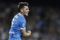 Napoli returns to the top of Serie A with win over Pisa