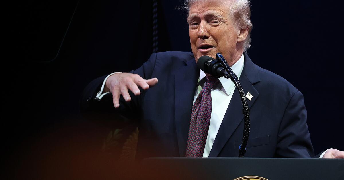 Tension grows as Trump insists he wants to send U.S. troops to Chicago