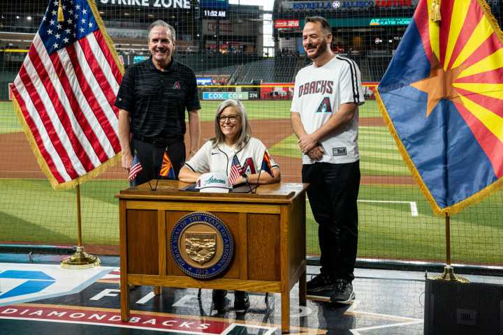 Hobbs, Diamondbacks celebrate bill to bring $500M in funding to Chase Field
