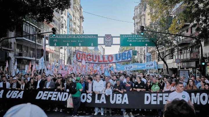 Marcha universitaria y por el Garrahan EN VIVO: movilizaciones en todo el país mientras Diputados debate los vetos de Milei
