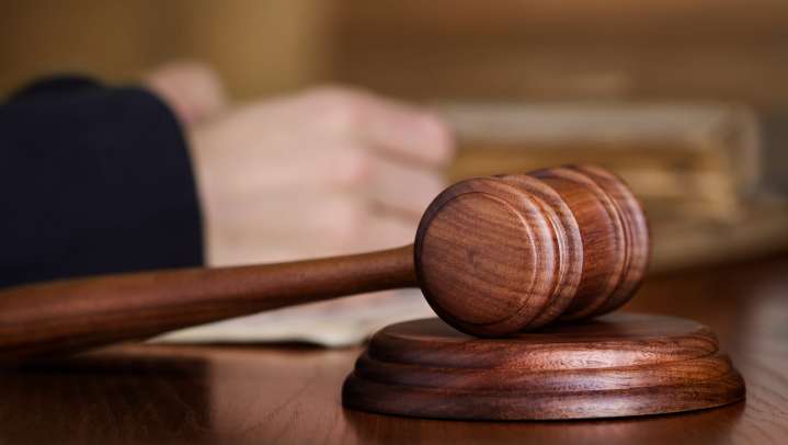 Des Moines man sentenced for stabbing girlfriend, watching her bleed out