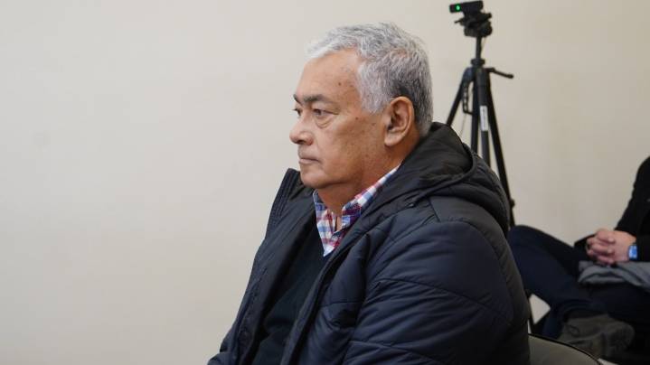 Lo condenaron por robar combustible donde trabajaba, pero otro juez lo absolvió
