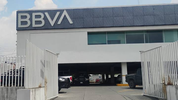 Asalto millonario. A Cliente de BBVA le quitan cerca de 2 MDP en estacionamiento del banco en Guadalupe, Nuevo León
