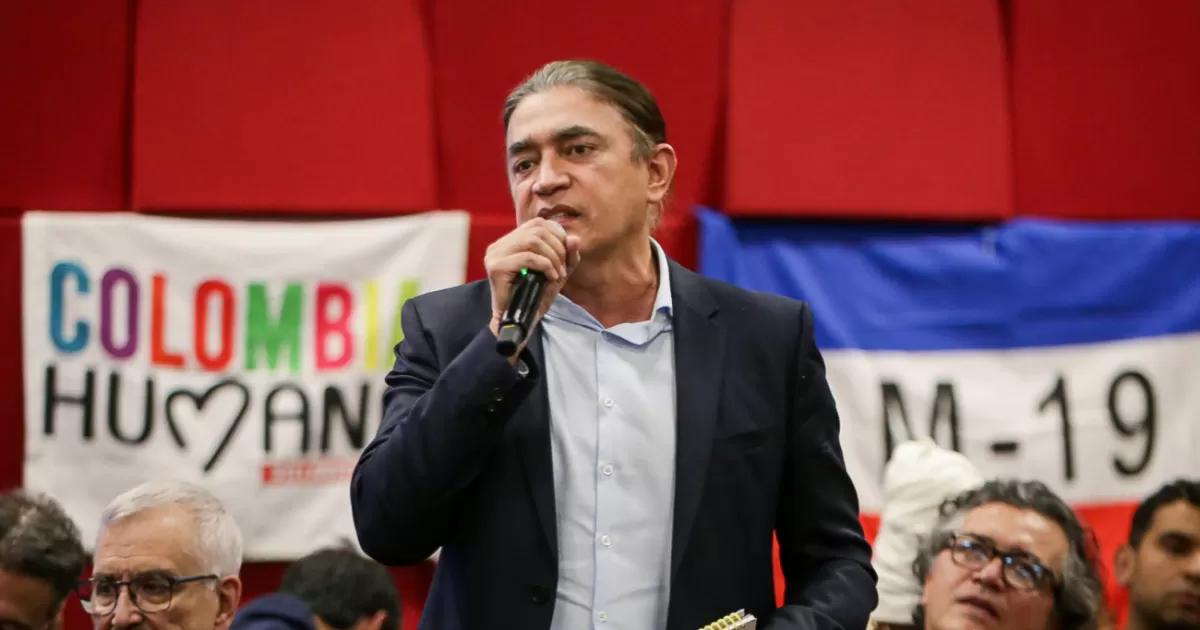 Gustavo Bolívar les pide a Corcho y a Cepeda unirse para derrotar a Daniel Quintero