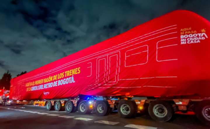 Llega a Bogotá el primer tren de la Línea 1 del Metro