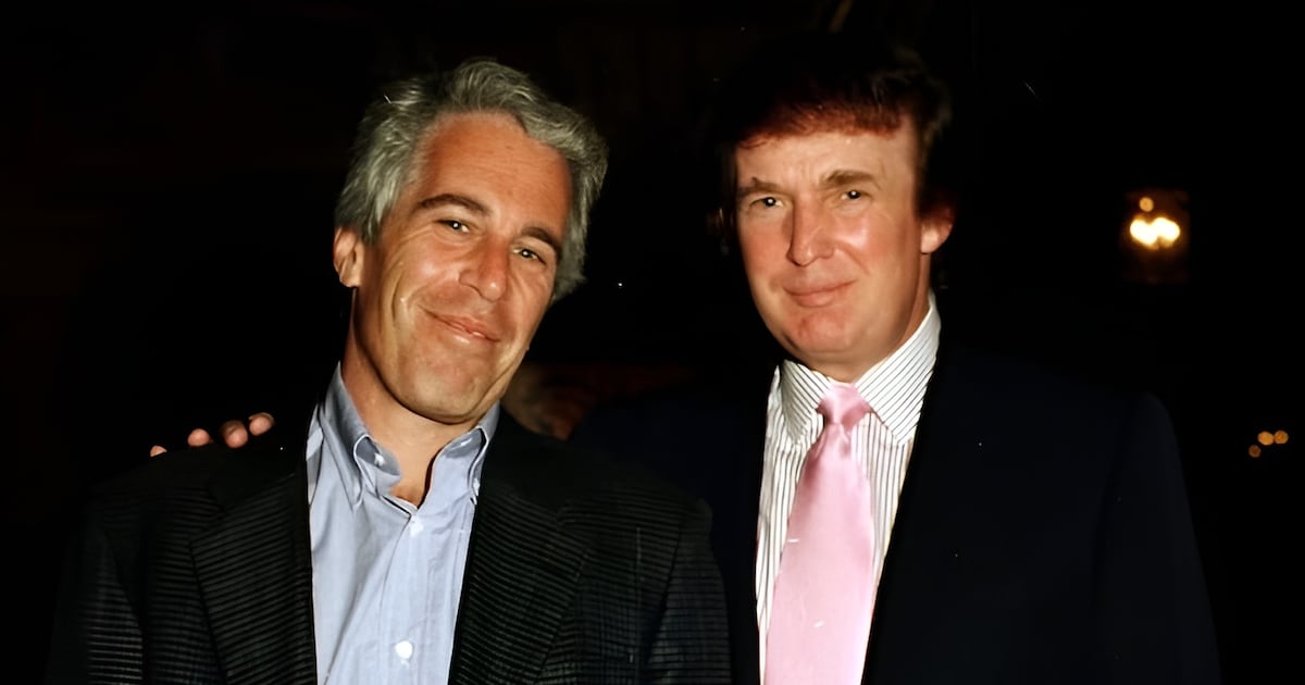 La Casa Blanca califica de “falsa” la supuesta tarjeta de cumpleaños de Trump a Jeffrey Epstein