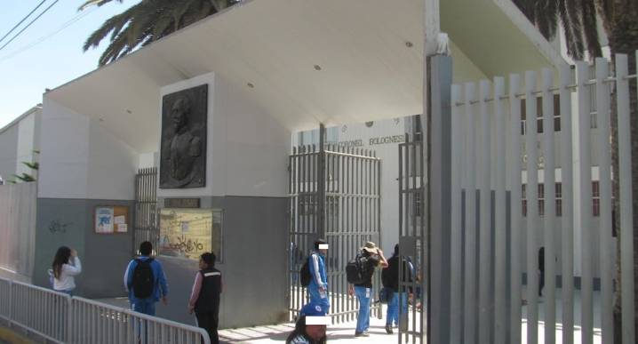 Tacna: Retienen a dos menores con computadoras robadas de IEE Coronel Bolognesi