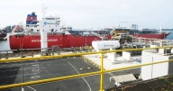 Pilotos demandan a New Fortress por maniobras inseguras de buques de gas en San Juan mientras JSF aprueba contratos millonarios de LNG