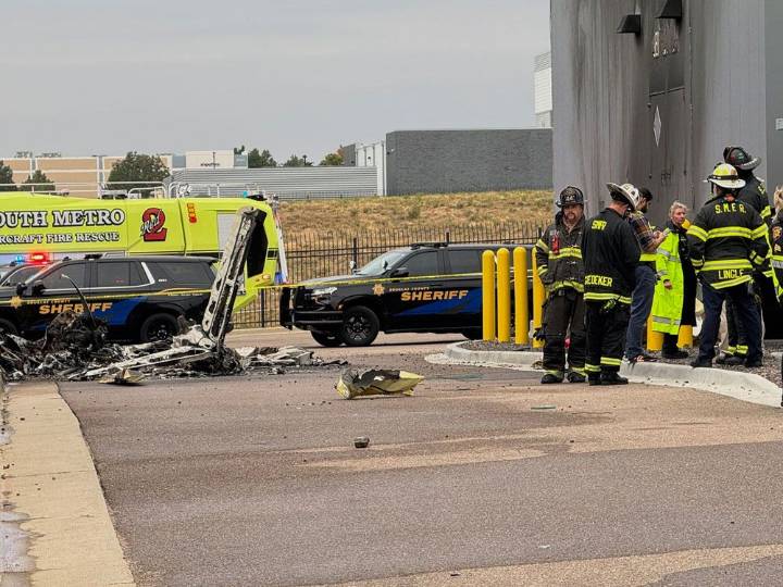 2 people die in small plane crash near suburban Denver airport