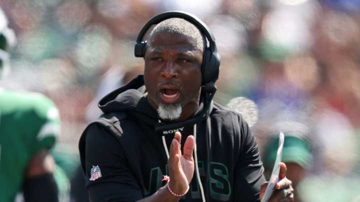 Jets players address Aaron Glenn's viral celebration in loss to Bucs