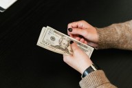 Cuatro créditos de hasta 3.200 dólares que puedes obtener automáticamente en octubre en Estados Unidos