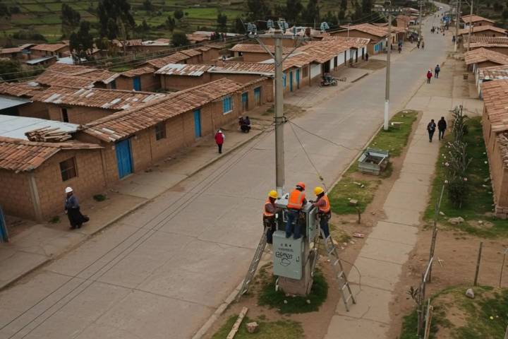 Gobierno concluye diez obras de electrificación rural y beneficia a más de 71,000 peruanos