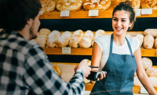 Feriado por el Día del Empleado de Comercio: cuándo cae, qué negocios cierran y cuánto se paga si se trabaja