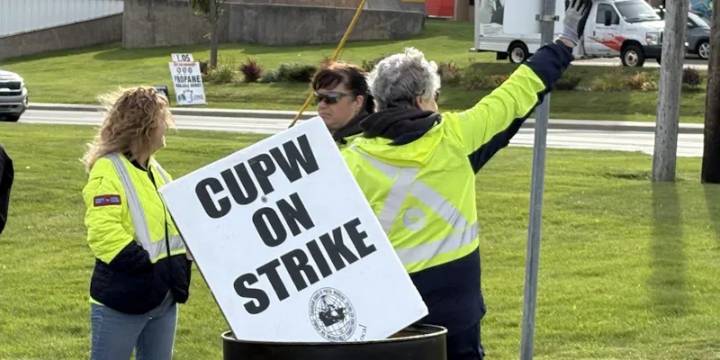CUPW Not Happy with Canada Post, Ottawa in Ongoing Labour Dispute