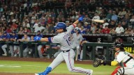 Sinaloense Alejandro Osuna lleva a los Rangers a la victoria en entradas extras