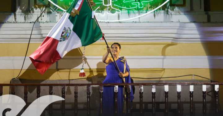 ¡Viva México! Lupita Cuautle encabeza su primer Grito de Independencia en San Andrés Cholula