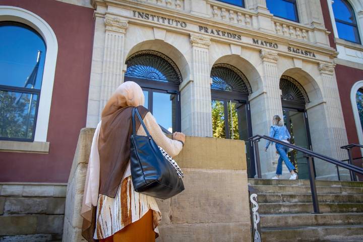 El Gobierno de La Rioja respalda la decisión de un colegio público de prohibir a una estudiante llevar el velo islámico