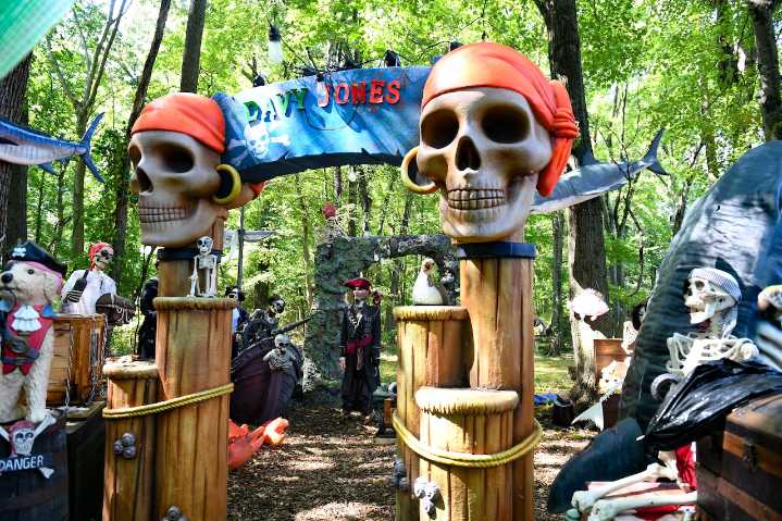 Twisted Trails Halloween display brings spooky family-friendly fun to Staten Island