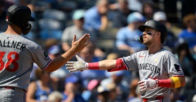 Ober, Buxton, Clemens leads Twins to 5-1 win, drop Royals 2 back for last AL wild card