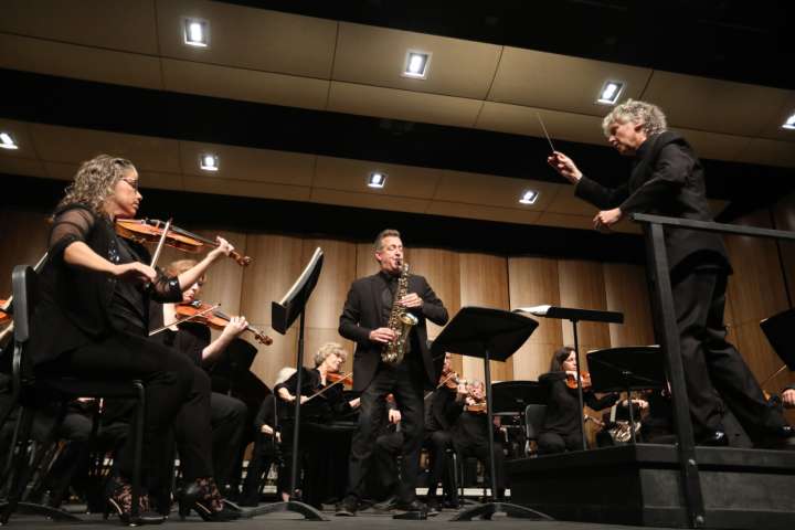 FM Symphony Orchestra opens season with thrilling Noir premiere and Indigenous drumming group