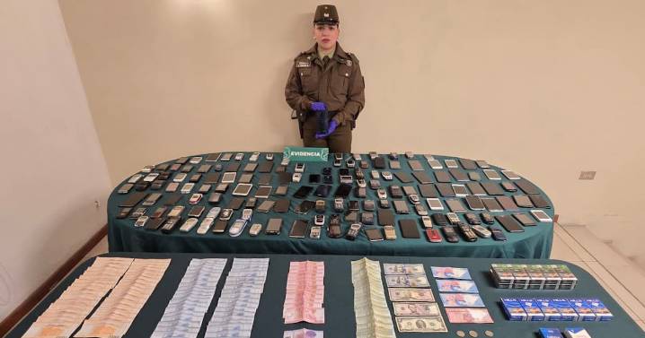 Detienen a sujeto que tenía 155 celulares y cigarrillos de contrabando en su domicilio en Independencia