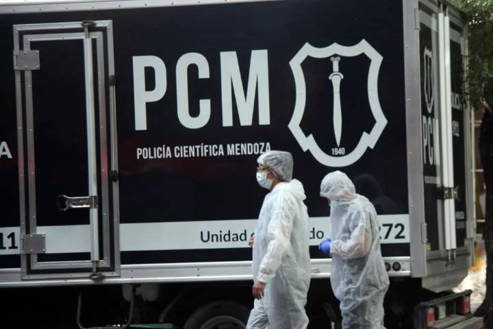 Investigan la muerte de un hombre que hallaron quemado en un baldío de Guaymallén