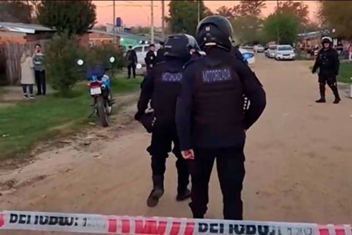 Una adolescente de 14 años mató de una puñalada a su vecina de 26 en Concordia