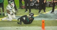 Tyreek Hill sufre escalofriante lesión; se rompe la pierna en el Dolphins vs Jets y entran de emergencia las asistencias (VIDEO)