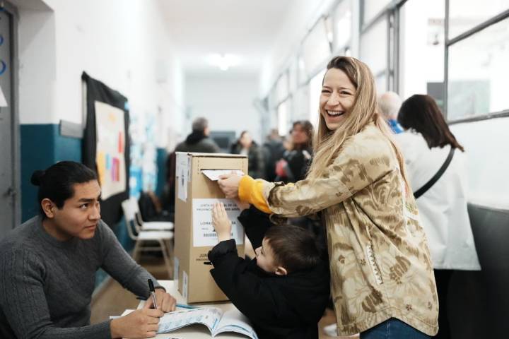 Sol Tscherning votó en Lomas de Zamora junto a su familia