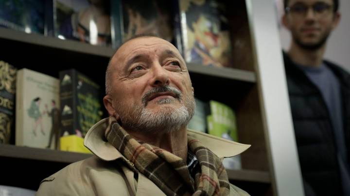 Arturo Pérez Reverte: «Los villanos son más interesantes que los buenos, se aprende más de ellos»
